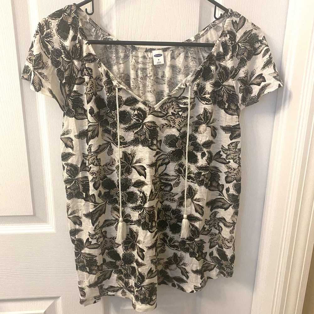 Old Navy Black and White Floral Blouse